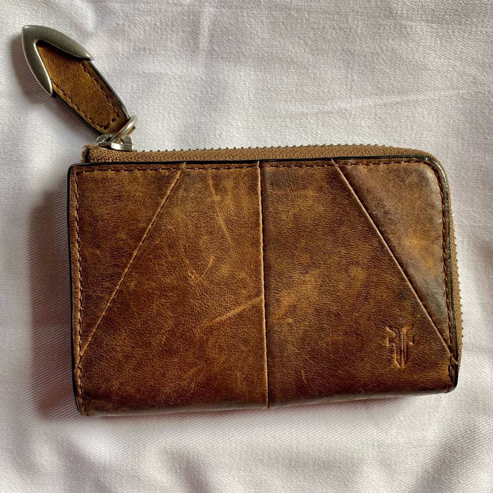 Frye Zip Top Wallet & Coin Purse Gorgeous Brown Genuine Leather w/Metal Detail